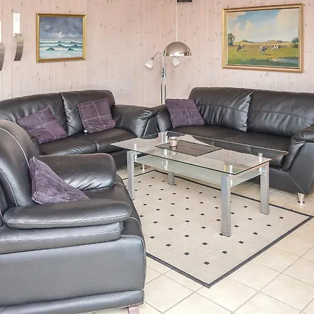 Three-bedroom In Romo بيت للعطل